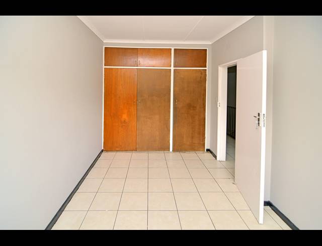 2 BEDROOM DUPLEX FOR SALE IN WINDSOR WEST